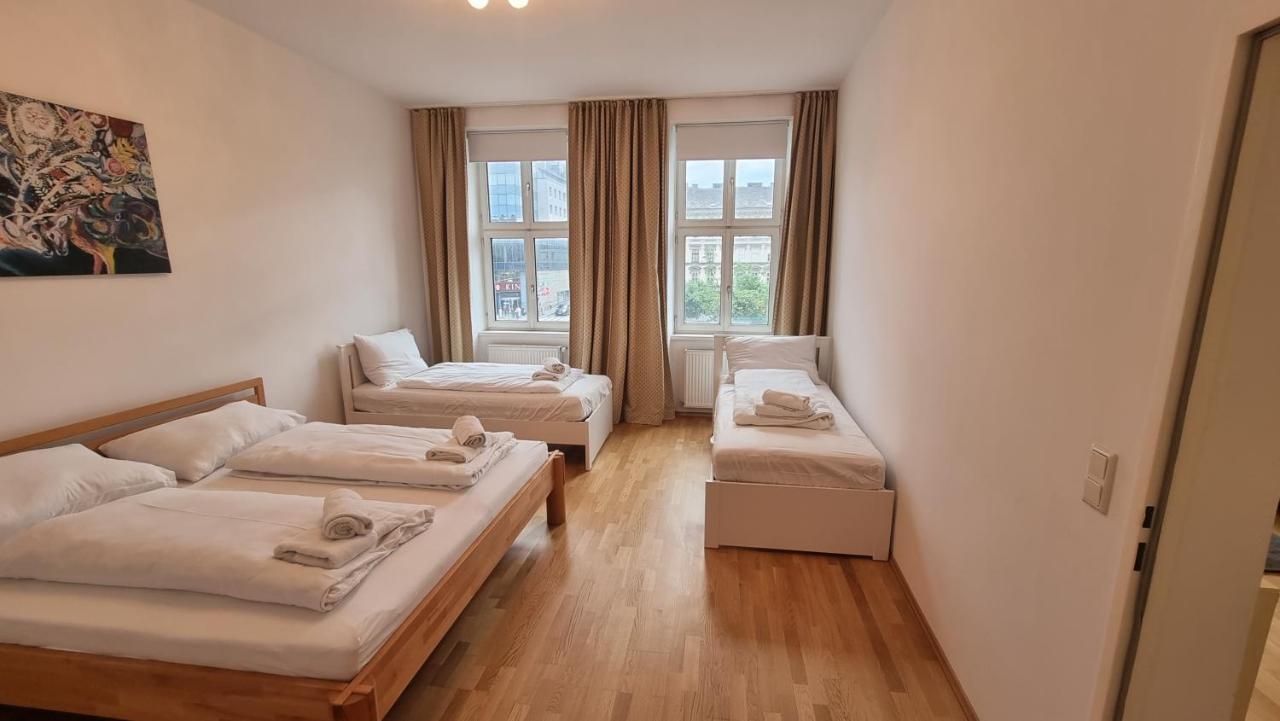 Sunny Apartment Next To Metro 1Br Виена Екстериор снимка