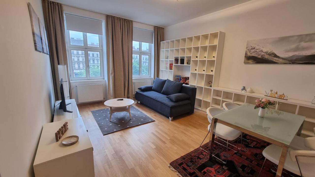 Sunny Apartment Next To Metro 1Br Виена Екстериор снимка