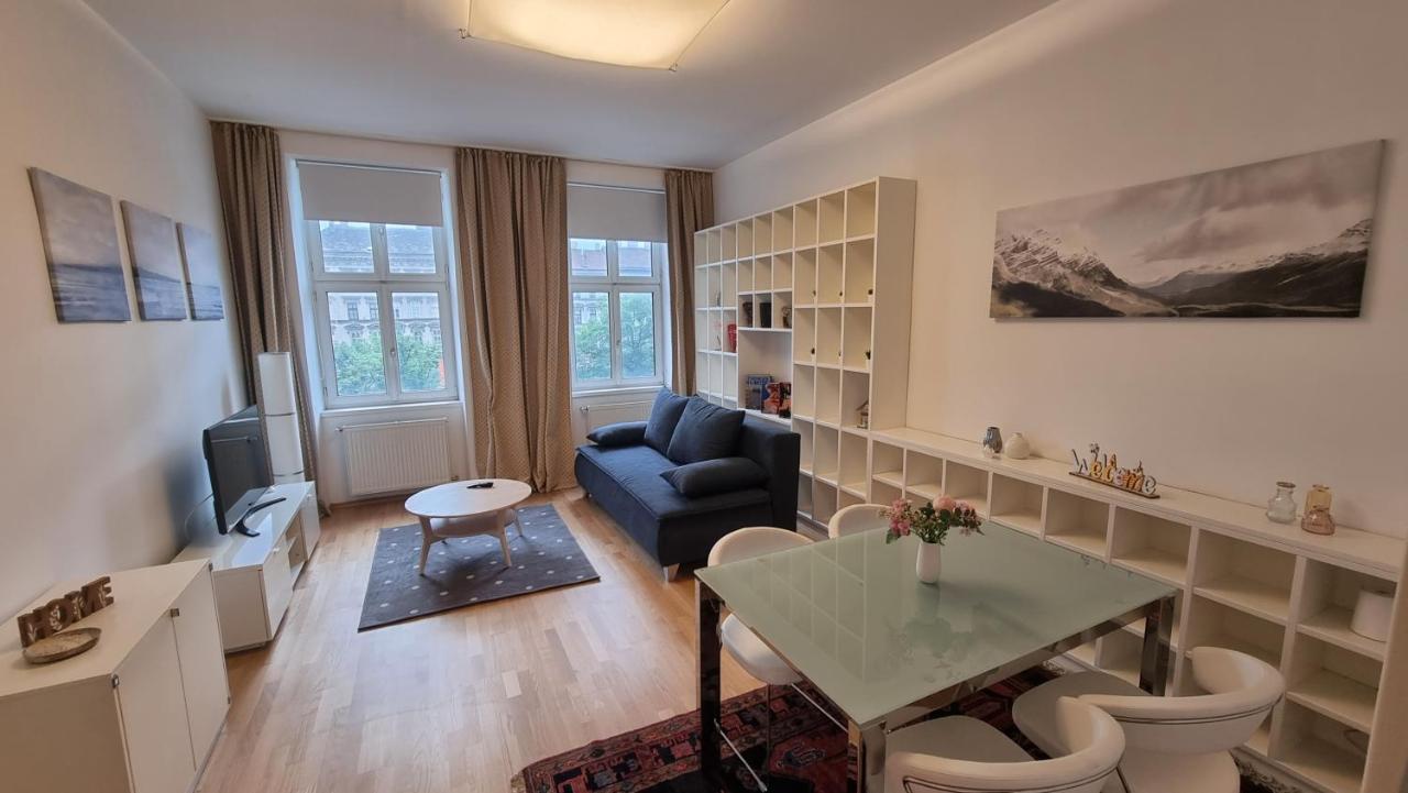 Sunny Apartment Next To Metro 1Br Виена Екстериор снимка