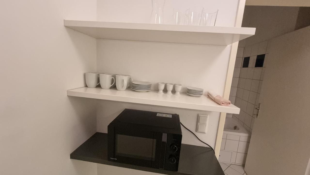 Sunny Apartment Next To Metro 1Br Виена Екстериор снимка