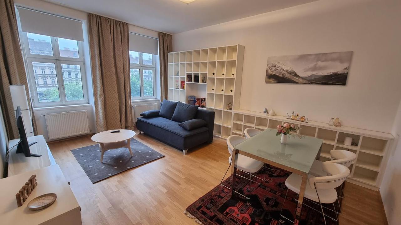 Sunny Apartment Next To Metro 1Br Виена Екстериор снимка