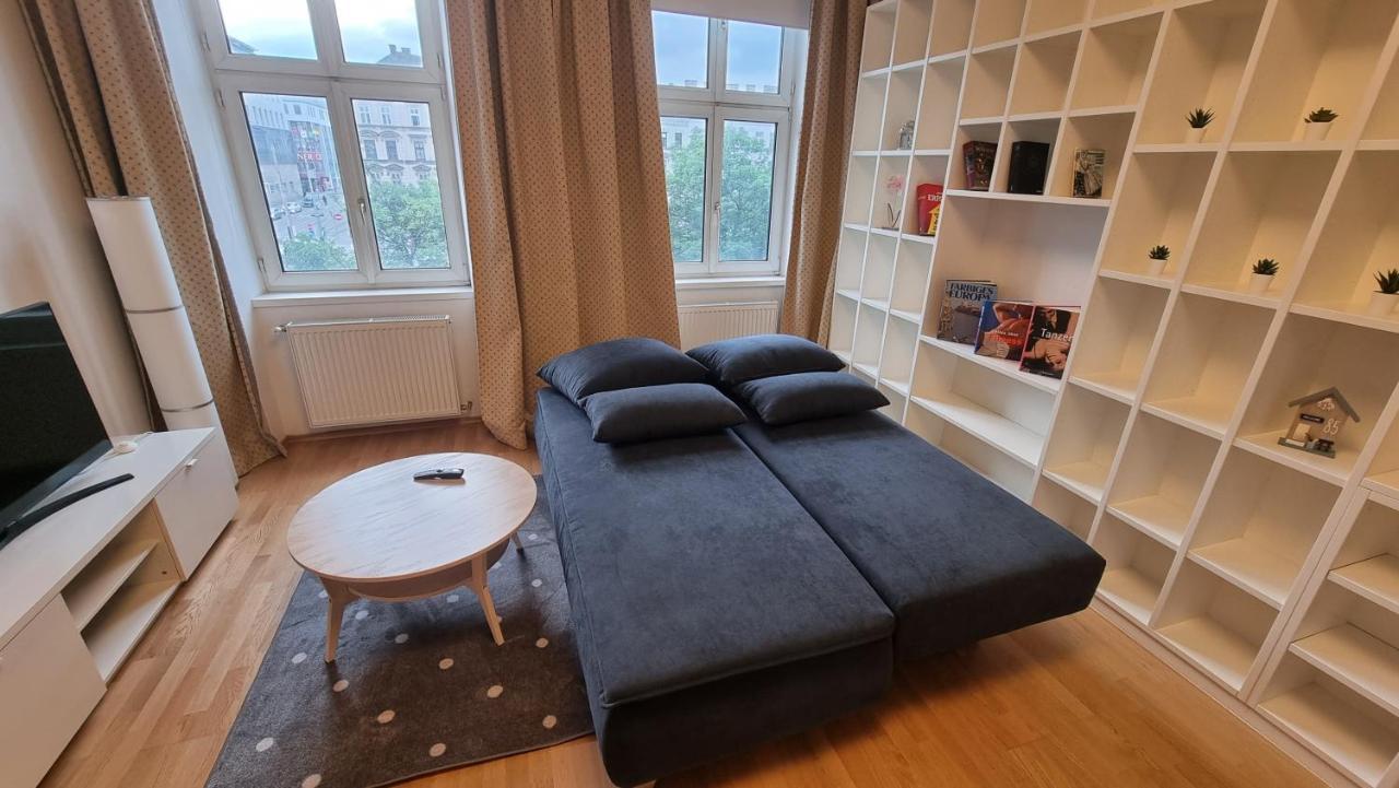 Sunny Apartment Next To Metro 1Br Виена Екстериор снимка