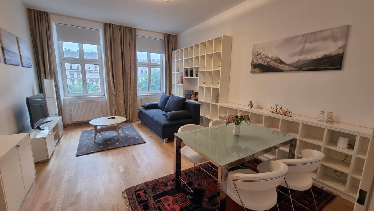 Sunny Apartment Next To Metro 1Br Виена Екстериор снимка