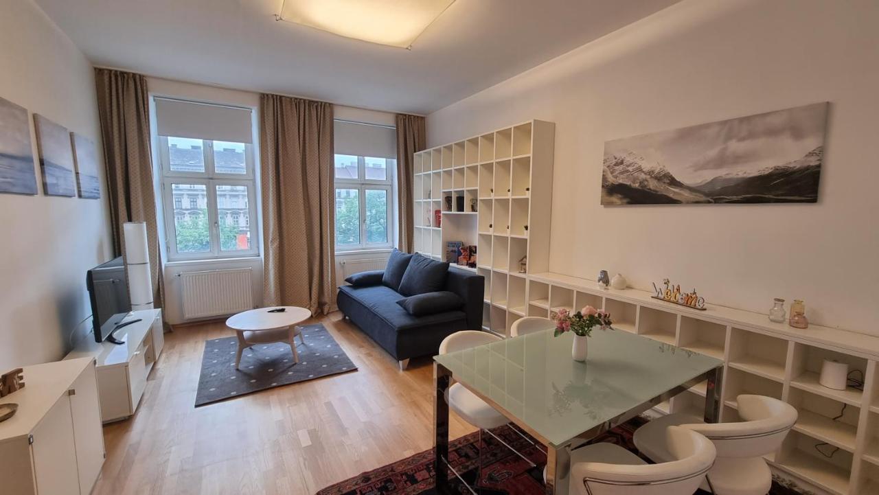 Sunny Apartment Next To Metro 1Br Виена Екстериор снимка