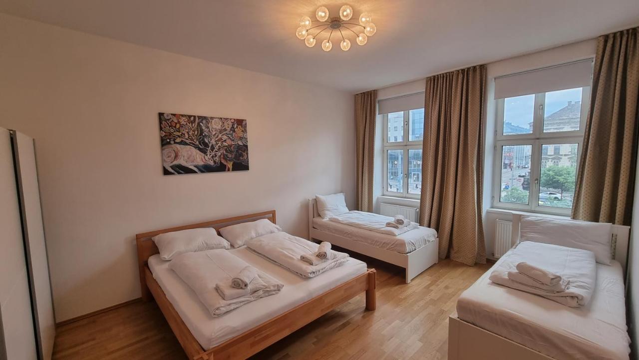 Sunny Apartment Next To Metro 1Br Виена Екстериор снимка